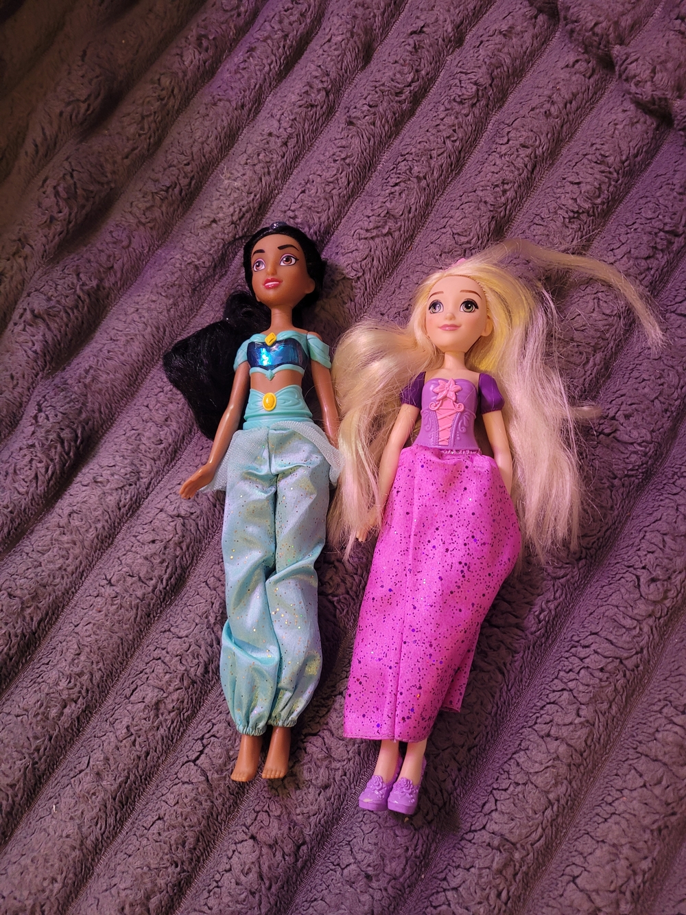 Disney Jasmine & Rapunzel Dolls - Aqua and Pink Outfits